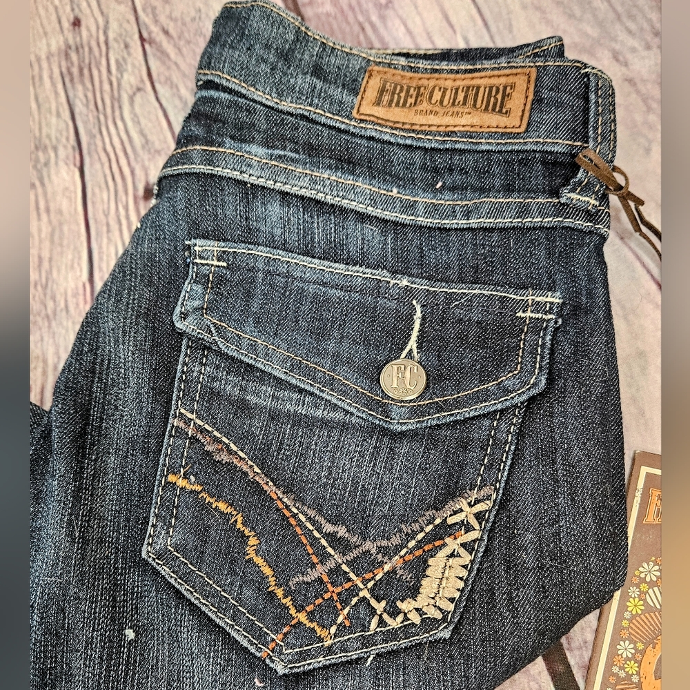 Free Culture NWT Size 0 Low Rise Dark Wash Skinny Jeans - Picture 2 of 7